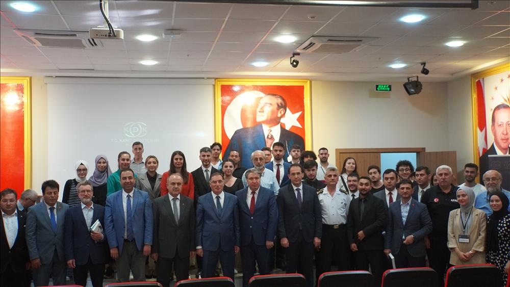 Kamu Başdenetçisi Şeref Malkoç Üniversitemizde Ombudsmanlık Konferansı Verdi
