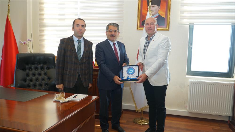Türkiye Kamu-Sen Yalova İl Başkanı’ndan Rektörümüze Ziyaret