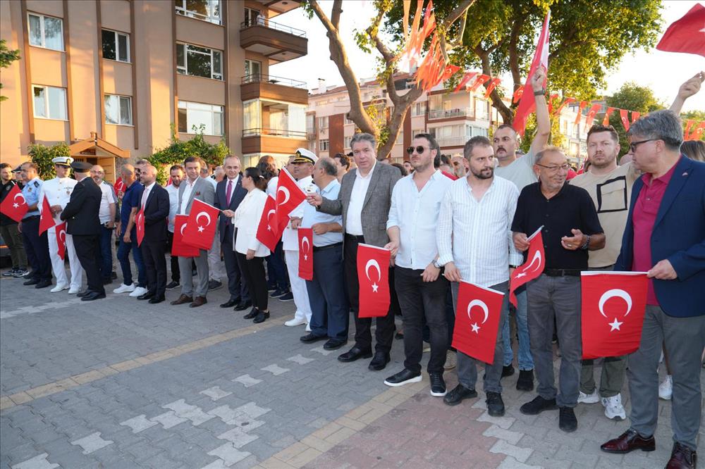 Rektörümüz Demokrasi Yürüyüşüne Katıldı 