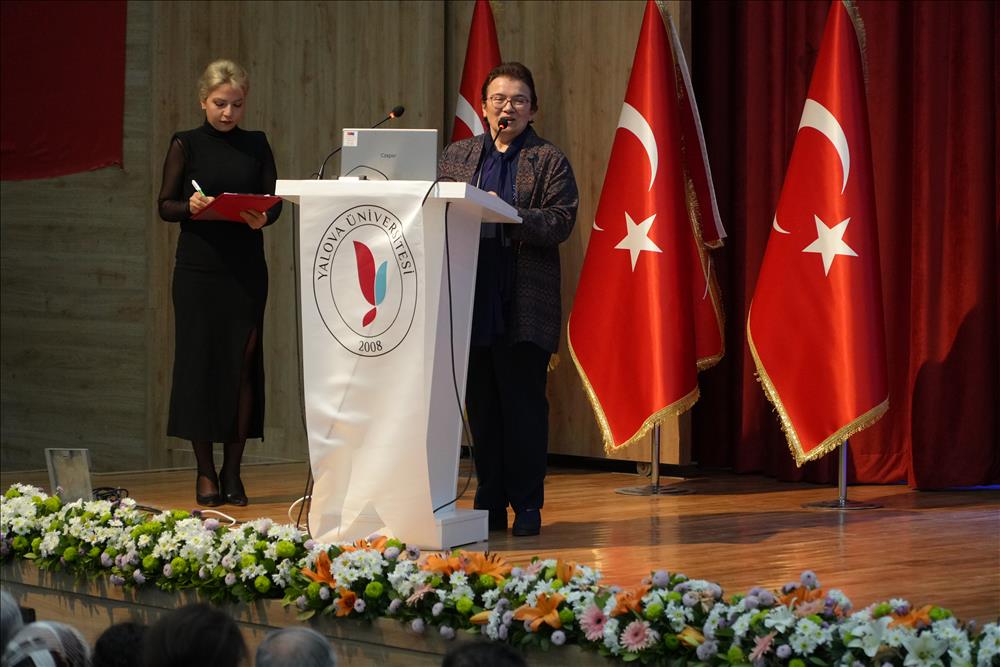 I. Ulusal Kadının ve Ailenin Güçlendirilmesi Sempozyumu Başladı 