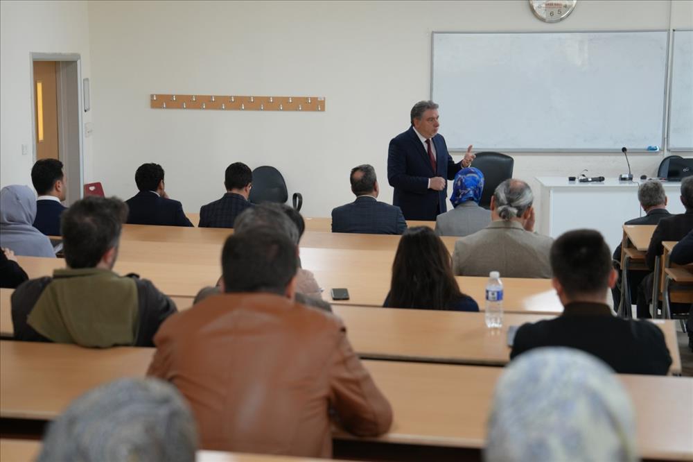 Hukuk Fakültesi’nde Akademik Kurul Toplantısı Düzenlendi