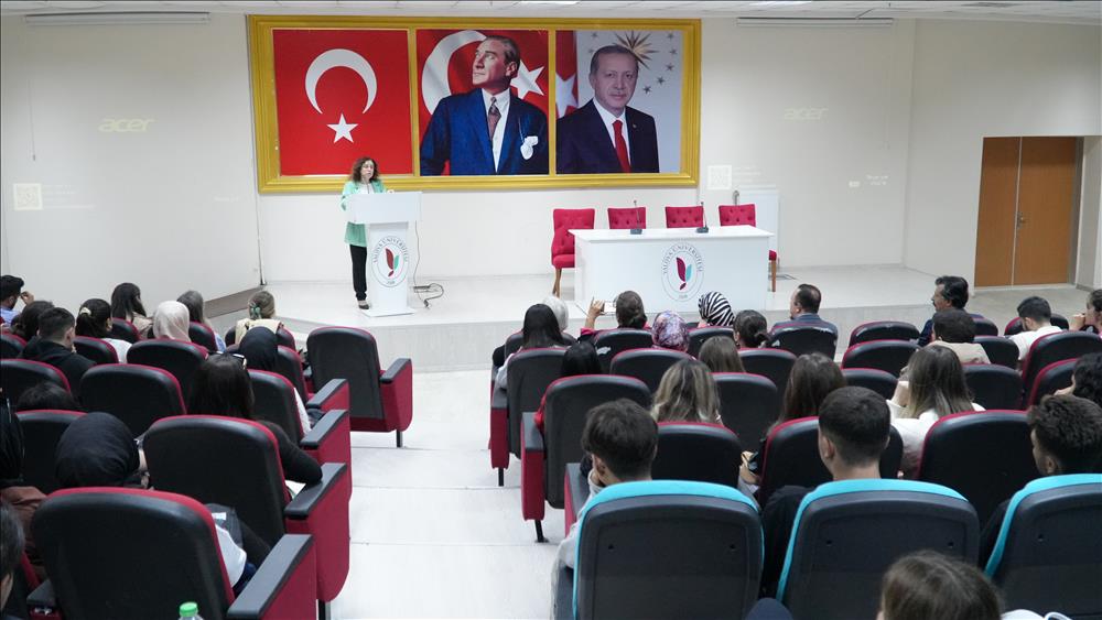 YÜKAM'dan Dünya Kız Çocukları Paneli