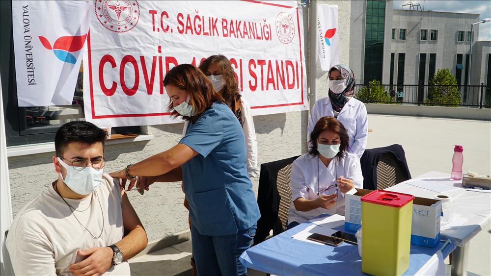 Öğrencilerimiz Merkez Kampüste Covid-19’a Karşı Aşılanıyor