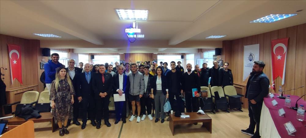 Yalova Meslek Yüksekokulunda Deniz Turizm Sektörü Ve Yatçılık Konferansı Gerçekleştirildi