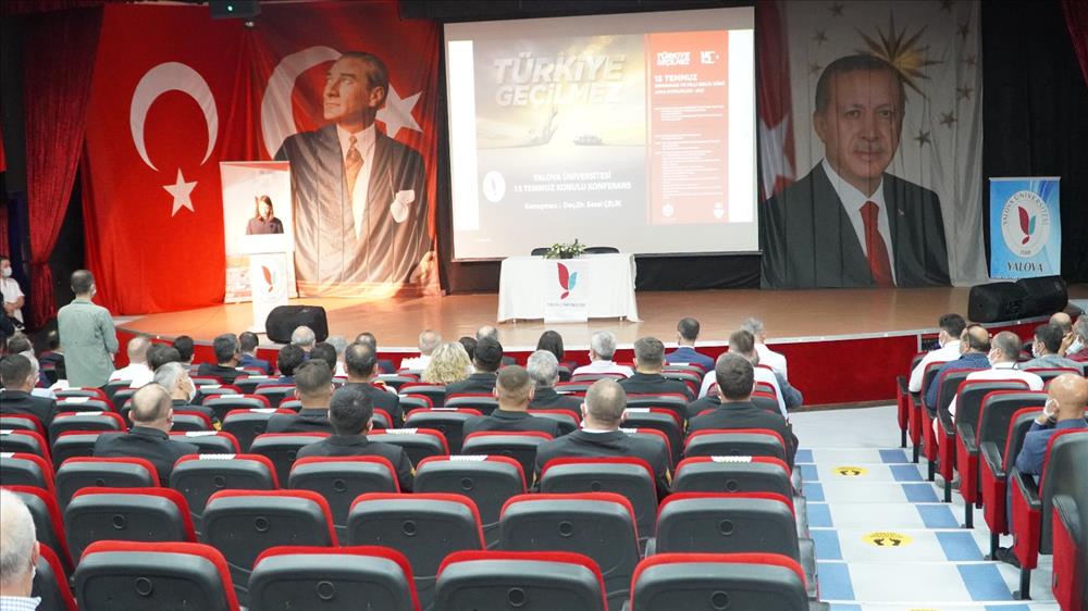 Üniversitemiz 15 Temmuz Demokrasi Ve Milli Birlik Günü'nde ‘Milli Şuur, Milli İrade’ Konferansı Düzenledi