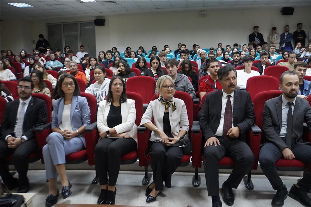 Yalova Üniversitesi Yeni Öğrencilere 'Hoş Geldin' Dedi: 2023-2024 Öğrenci Oryantasyon Programı Başladı