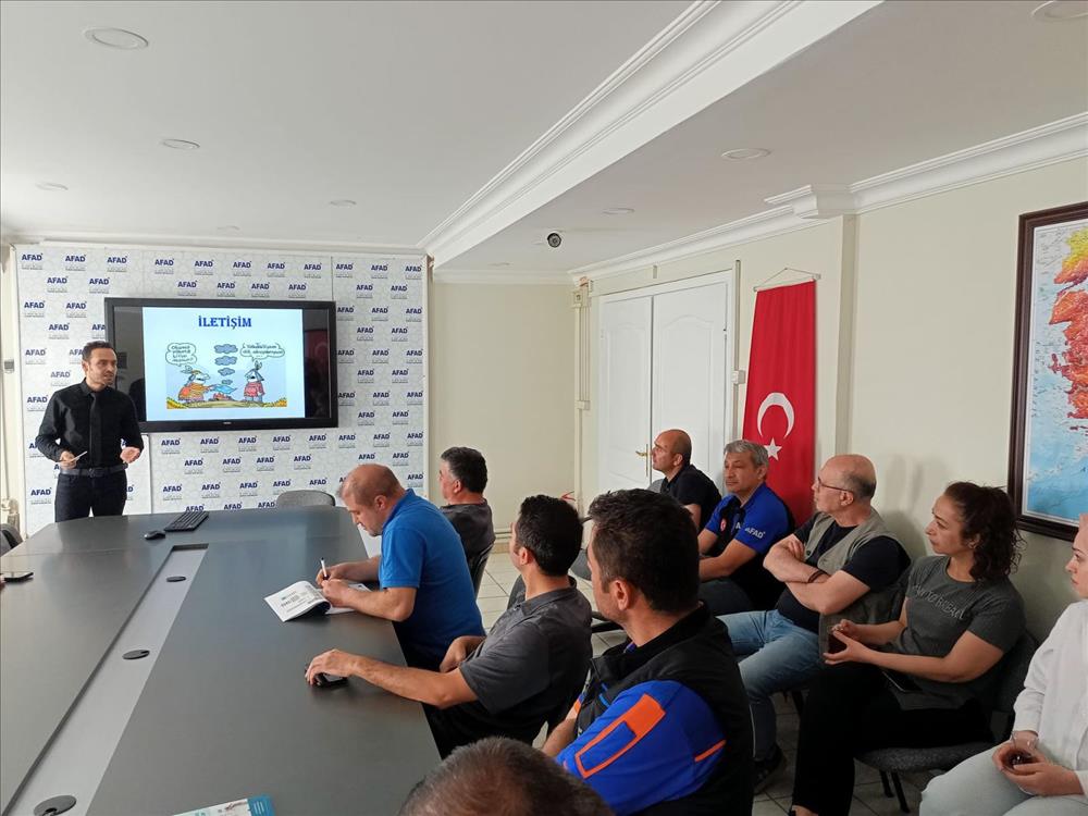 AFAD’a Protokol ve İletişim Semineri Verildi