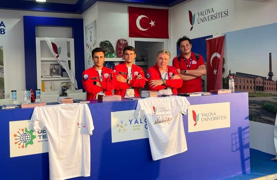 Rektör Bahçekapılı, TEKNOFEST Karadeniz'de Finalist Öğrencileri Yalnız Bırakmıyor