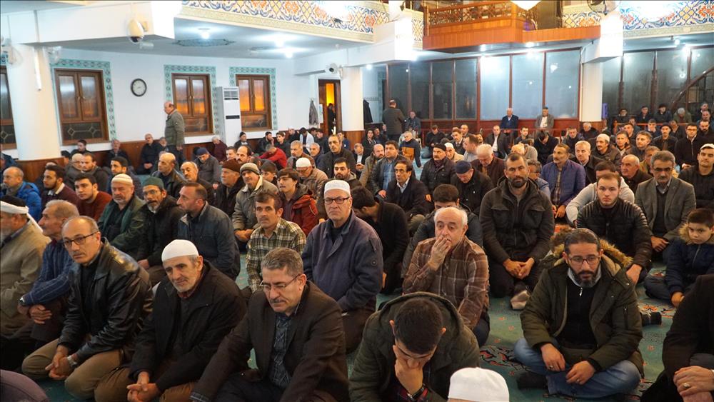 Yalova Üniversitemiz’de Regaib Kandili Programı Düzenlenmiştir.