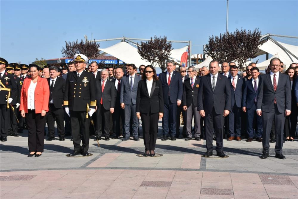 Rektörümüz Prof. Dr. Mehmet Bahçekapılı, 29 Ekim Cumhuriyet Bayramı 100. Yıl Kutlamaları Çelenk Sunma Töreni’ne Katıldı