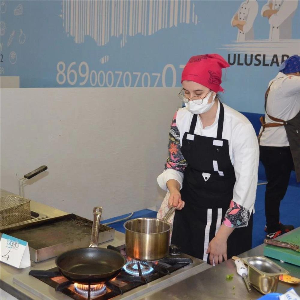 Aşçılık Programı Öğrencimizden İkincilik Başarısı 