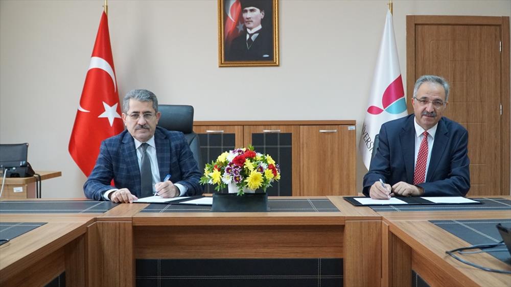 Yalova Üniversitesi İle Atatürk Bahçe Kültürleri Merkez Araştırma Enstitüsü Arasında İş Birliği Protokolü İmzalandı