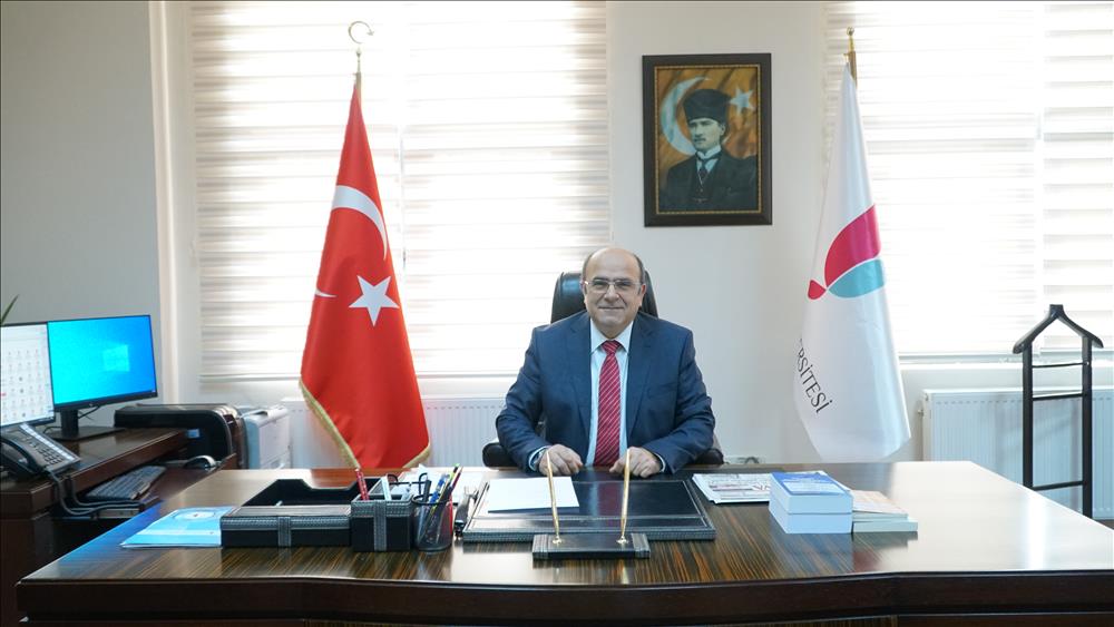 Rektör Yardımcısı Prof.Dr. Rahmi Karakuş Görevine Başladı 