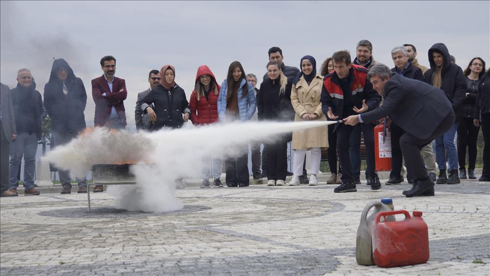 Üniversitemizde AFAD Farkındalık Eğitimi ile Yangın ve Tahliye Tatbikatı