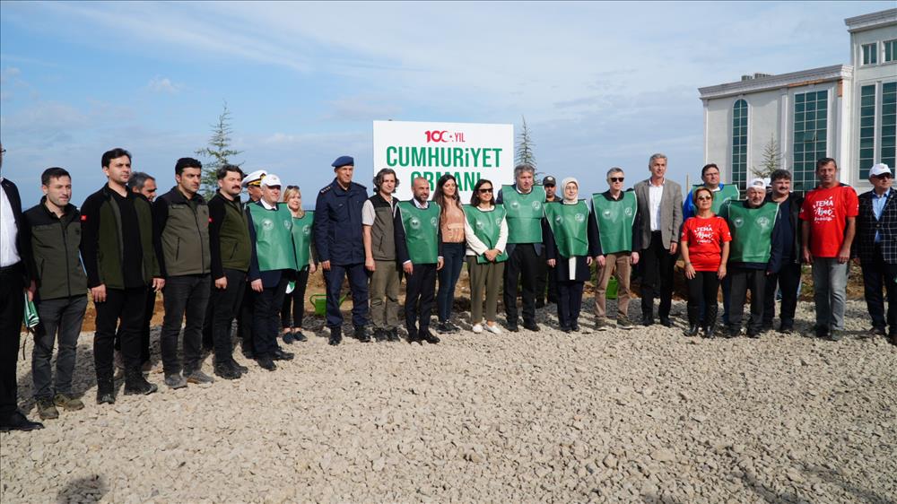 Yalova Üniversitesinde 100. Yıl Cumhuriyet Ormanı Kuruldu