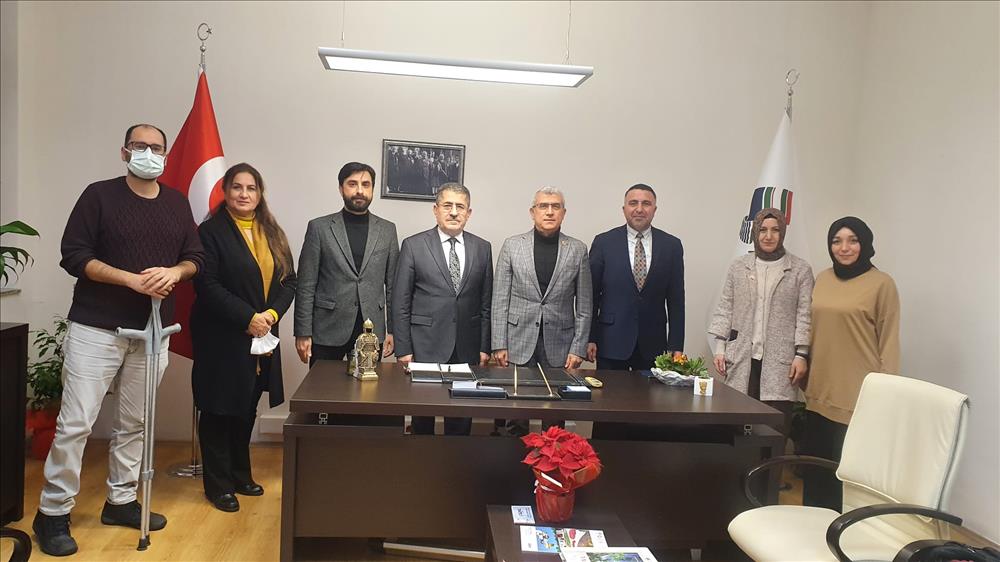 Yalova Üniversitesi Rektörü Prof. Dr. Suat Cebeci Kent Konseyi’ni Ziyaret Etti