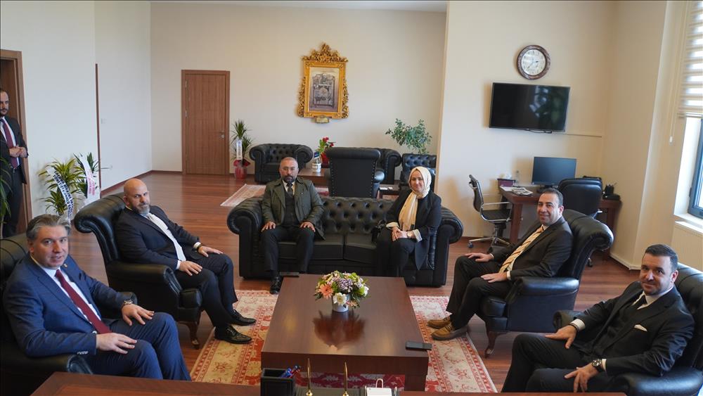 Ak Parti Yalova İl Başkanı Muğlim Bağatar, Rektör Bahçekapılı’yı Tebrik Etti