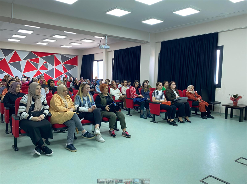 Otizmli Çocukların Ergenlikte Yaşadığı Problemler ve Çözüm Önerileri Konulu Konferans Düzenlendi 