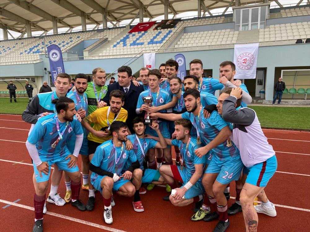 Rektör Bahçekapılı'nın Futbol Takımına Tebrik Mesajı 