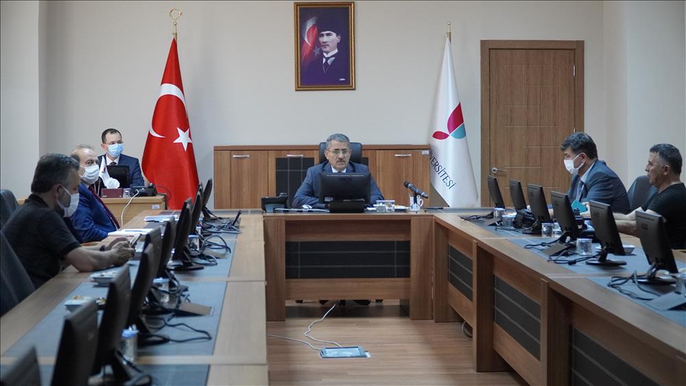 Yalova Üniversitesi Rektörü Prof. Dr. Suat Cebeci Basın Toplantısı Düzenledi