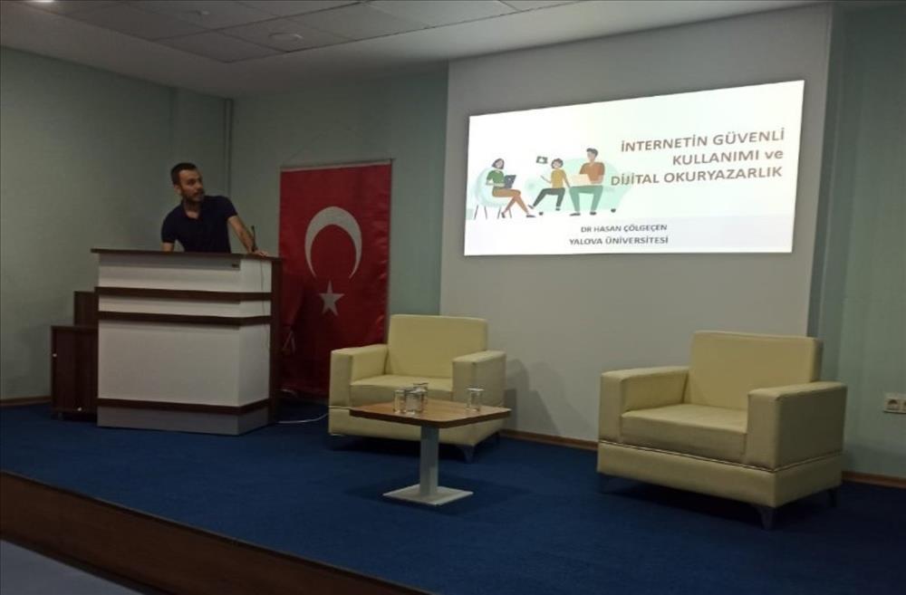 Huzurevi Sakinlerine Dijital Okuryazarlık Eğitimi Verildi