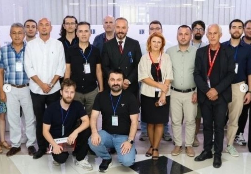 Veri Bilimi ve Yapay Zekanın Geleceği ICONDATA'24'te Şekillendi