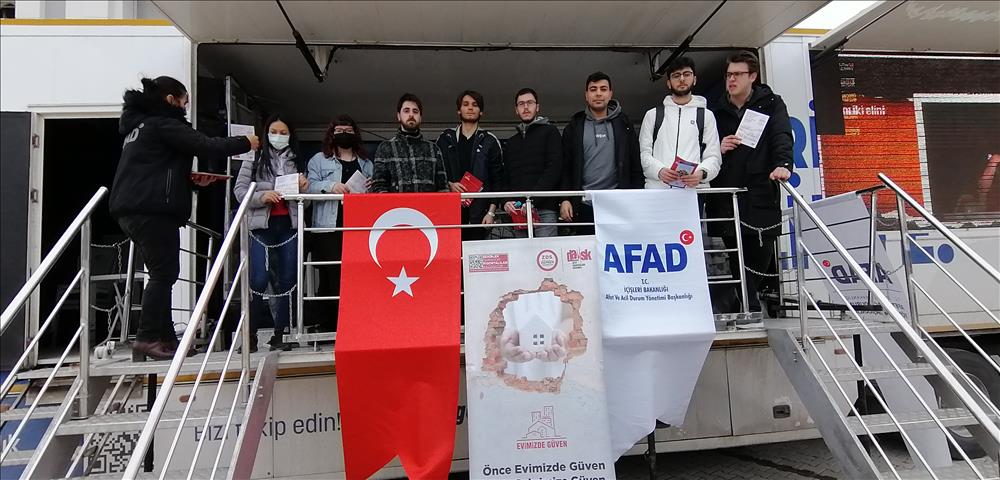 ​AFAD Deprem Simülasyon Tırına Yoğun İlgi