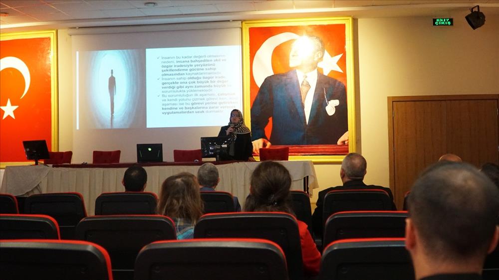 Üniversitemiz Personeline ‘Değerler Eğitimi’ Sunumu Yapıldı 