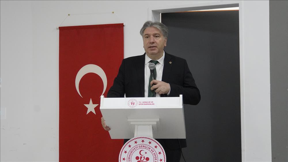 Rektör Bahçekapılı Antrenörlük Gelişim Seminerine Katıldı