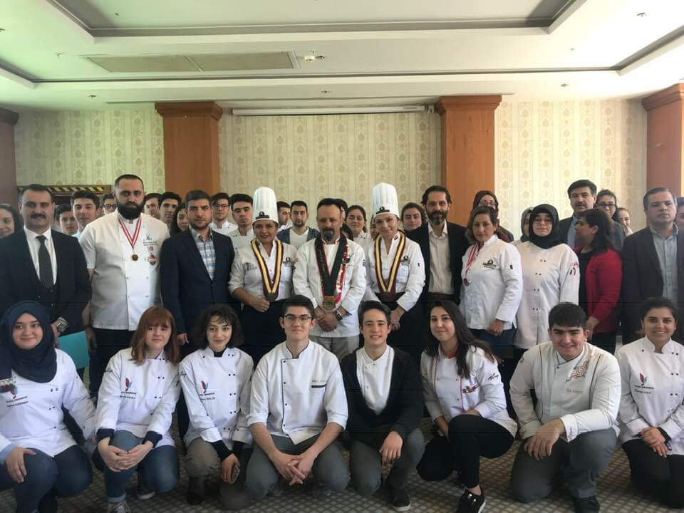 Yalova Meslek Yüksekokulu Aşçılık Programı Uluslararası katılımlı “Cake Design Workshop” etkinliği düzenlemiştir