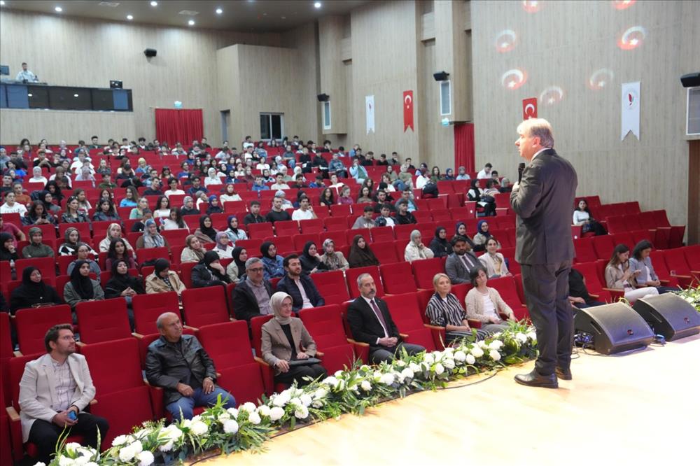 An orientation programme for students was organised at Yalova University between 29 September and 2 October, coordinated by the Education and Teaching Coordination Office.