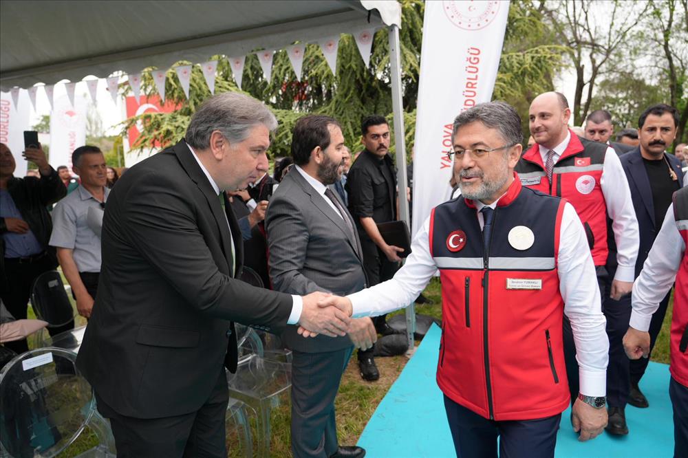 Rektörümüz Prof. Dr. Mehmet Bahçekapılı, Tarım ve Orman Bakanımız Sayın İbrahim Yumaklı’nın Yalova programı kapsamındaki ziyaret ve temaslarına katılım sağladı.
