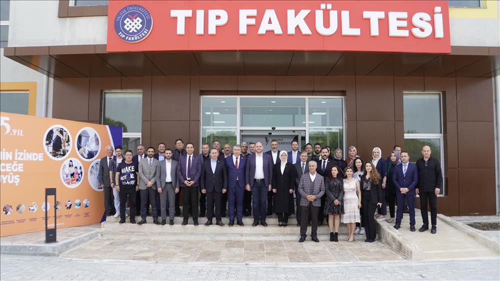 Yalova Protokolü Tıp Fakültesi Morfoloji Binasını İnceledi