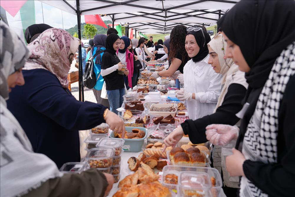 Üniversitemizde Gazze'ye Destek Kermesi
