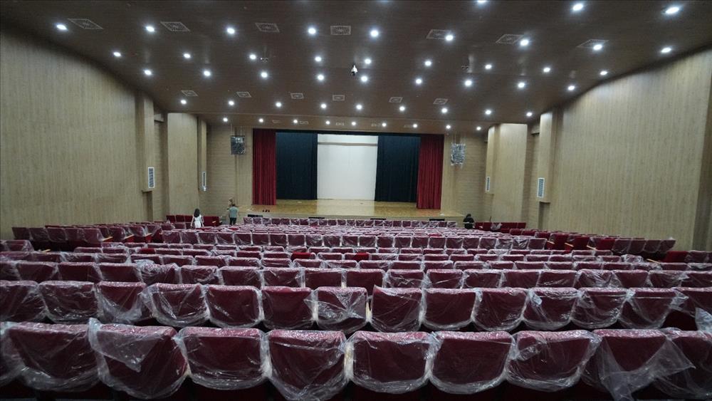 Yeni Konferans Salonu Yalova'ya Büyük Bir Sahne Sunuyor