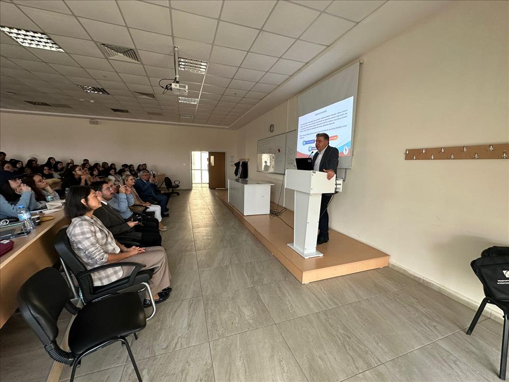 Rektör Bahçekapılı Yeni Öğrencilere Hoş Geldiniz Dedi! Öğrenci Oryantasyon Programı Devam Ediyor!