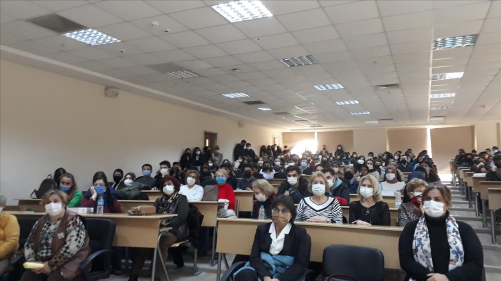  Yalova Üniversitesi Hukuk Fakültesi’nde 10 Aralık Dünya  İnsan Hakları Günü Bağlamında Kadına Yönelik Şiddet Tartışıldı,