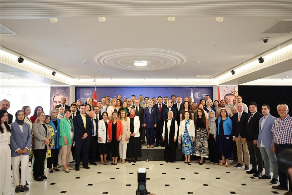 Üniversitemiz Kadın ve Aile Araştırmaları Uygulama Ve Araştırma Merkezi (Yükam) Müdürü Prof. Dr. Elif Yüksel Oktay Aile Ve Sosyal Hizmetler Bakanlığı’nın Bilim Kurulu Toplantısına Katılım Sağladı