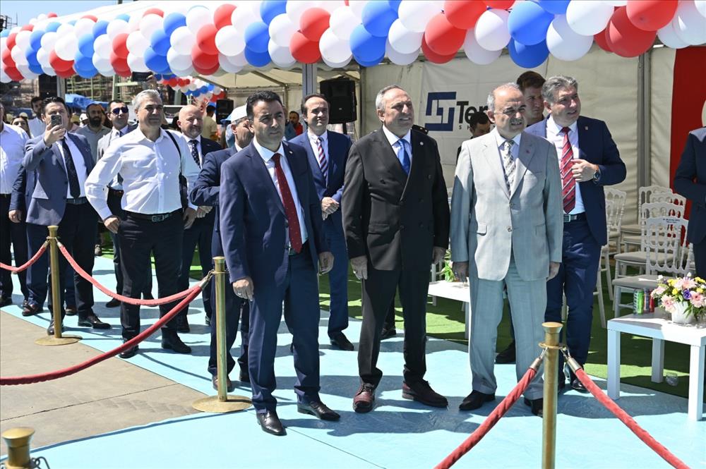 Rektör Bahçekapılı Tersan Tersanesinin Gemi İndirme Törenine Katıldı