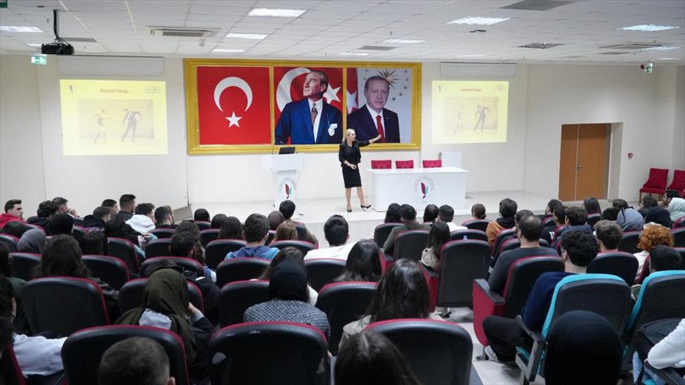 Yalova Üniversitesinde "Üniversite Hayatında Farkındalık" Etkinliği Düzenlendi