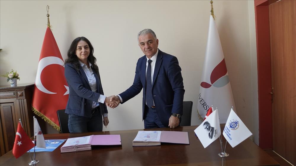 Yalova Üniversitesi Yalova Meslek Yüksekokulu ile Türkiye Yat Kaptanları ve Çalışanları Derneği İş Birliği Protokolü