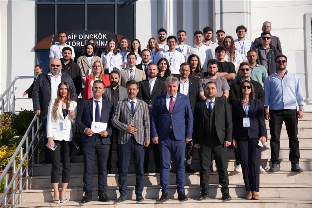 Rektörümüz Mezunlarla Buluştu