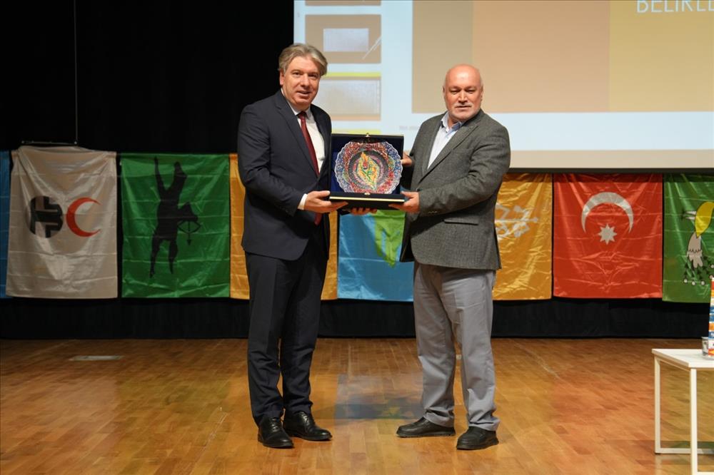 “Türkistan’dan Anadolu’ya Türkler” Konferansı Yalova Üniversitesi’nde Gerçekleşti