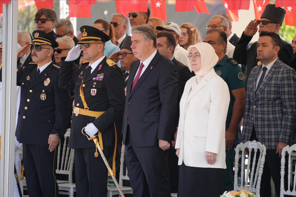 Rektörümüz Zafer Bayramı Etkinliklerine Katıldı
