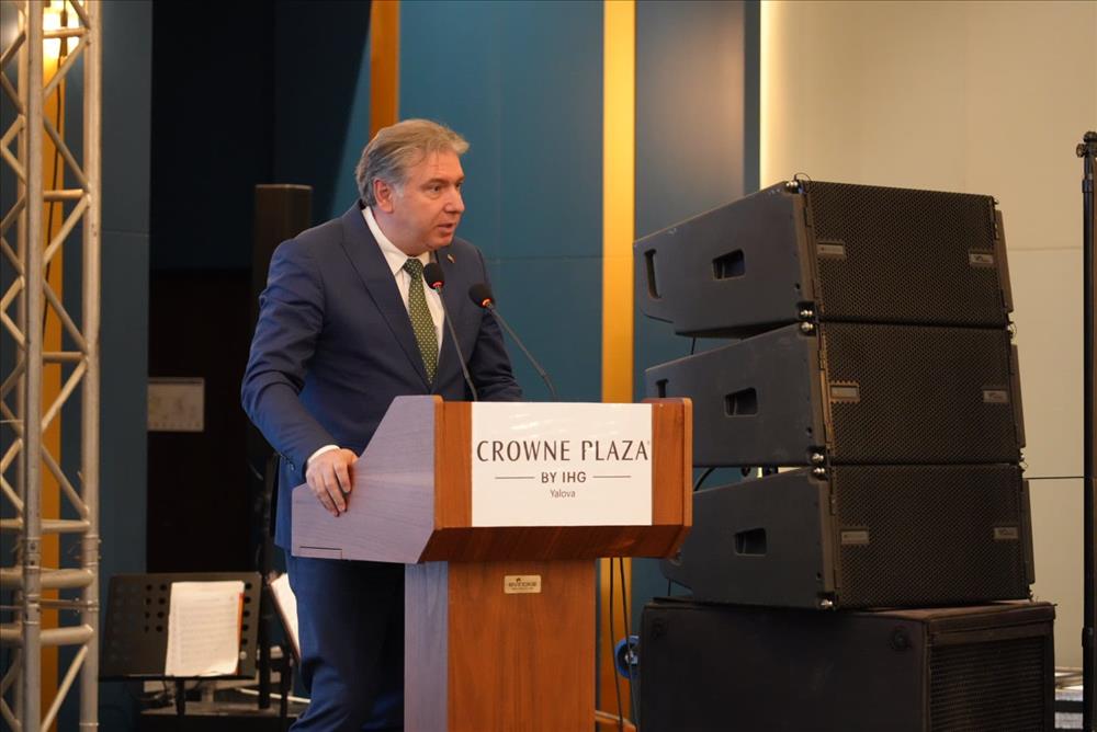 Our Rector, Prof. Mehmet Bahçekapılı, attended the 5th ‘My Yalova Vision Awards Ceremony’, held this year.
