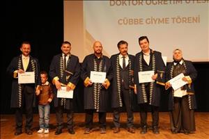 Üniversitemizin Açılış Töreninde Cübbe Giyme ve Ödül Töreni Gerçekleştirildi